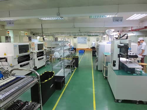 第四屆現(xiàn)代橡膠論壇的專(zhuān)家、教授們蒞臨我司參觀考察